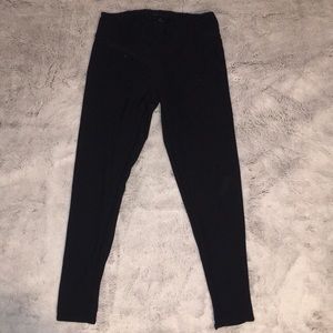 Black workout leggings